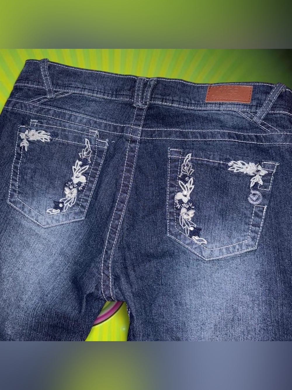 vtg y2k embroidered rhinestone pocket lowrise bermuda shorts - vgs, sz 8